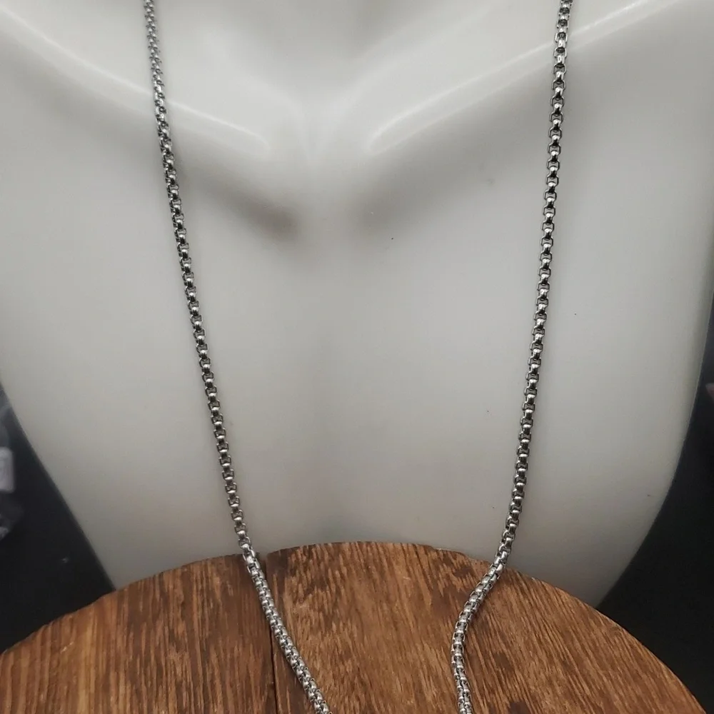 Sterling pendant cross with‎ silver tone mesh chain  N3115